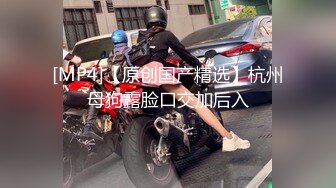 澡堂子内部员工偷窥洗完澡正在化妆的三姐妹 (2)