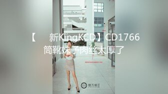 甜美女神露脸丝袜情趣诱惑，道具插逼浴室洗澡跟小帅哥激情啪啪，让小哥揉奶玩逼激情后入爆草，表情好骚刺激