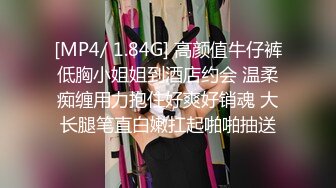 握着老婆手给单男3p