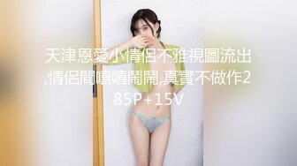 约牛仔短裤漂亮妹子性感美腿抓着大屌深喉,抬起腿侧入猛操