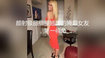 高校女厕偷拍漂亮妹子的阴户观察了半天